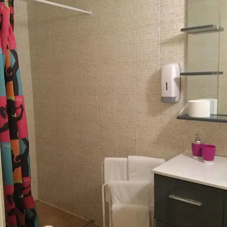 Hotel Saint - Charles Hotell 2*