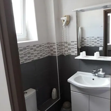 Hotel Saint - Charles Hotell 2*