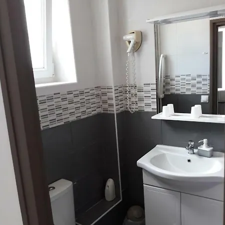 St Charles Hotel 2*
